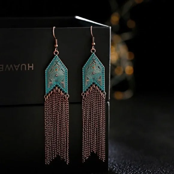 GIVEdAWAY 💝 NEW Elegant Teal and Chain Dangle Earrings - Picture 2 of 3